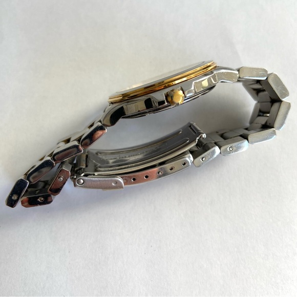 Seiko Men's Watch V742-8119 Two Tone Gold Silver Day Date Quartz Classic Career - Picture 4 of 9